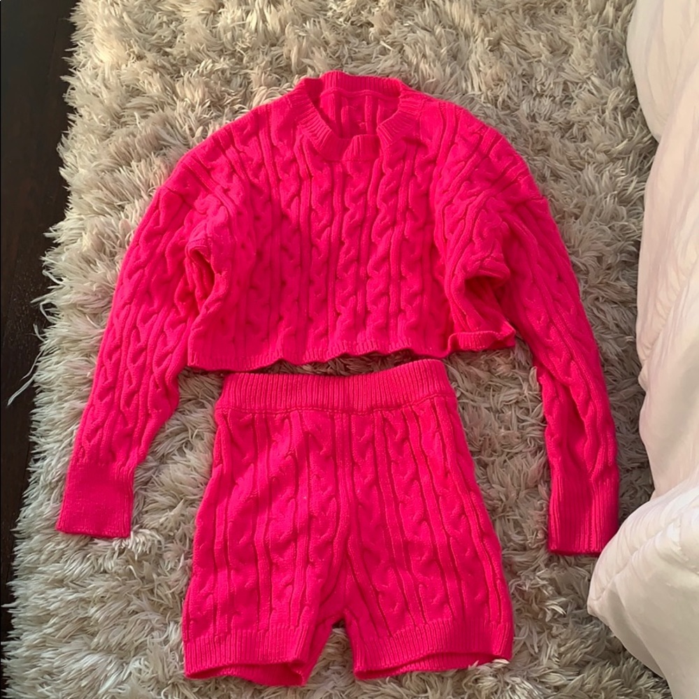 trendy cropped sweater with matching biker shorts